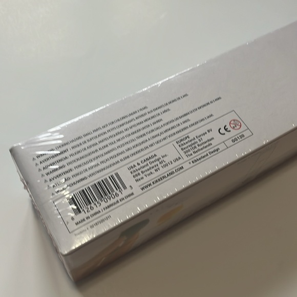 Table Top Curling Game / Kikkerland / New - Picture 8 of 9